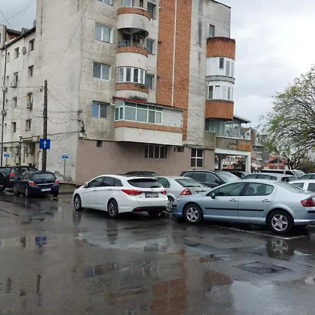 Targu Jiu Central Apartment Exterior photo